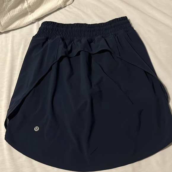Navy Lululemon Hottie Hot Skort Size 4 - Picture 2 of 3